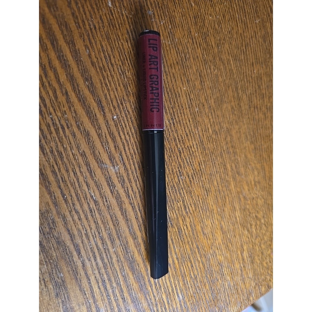 Rimmel Lip Art Graphic Liner + Liquid Lipstick - 810 Be Free